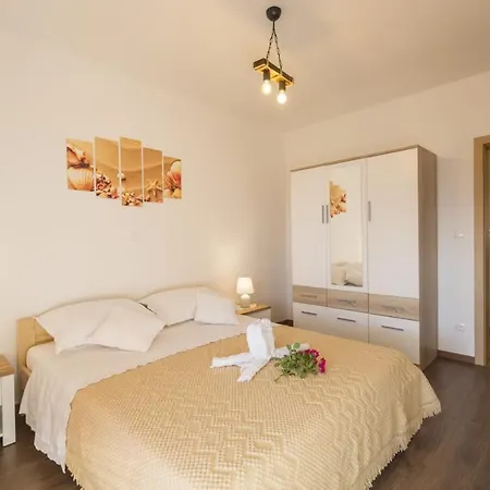Little Bee Apartamento Komiža
